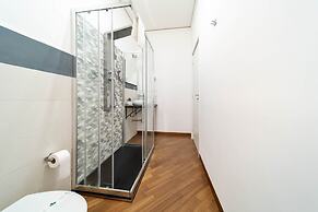 DANTE 138 CLASS ROOMS & APARTMENTS