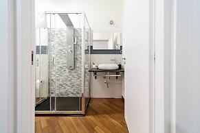 DANTE 138 CLASS ROOMS & APARTMENTS