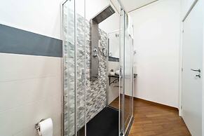 DANTE 138 CLASS ROOMS & APARTMENTS