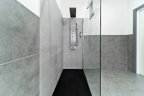 DANTE 138 CLASS ROOMS & APARTMENTS