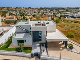 Villa das Amendoeiras