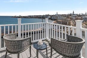 The Cove at Rockport Hotel