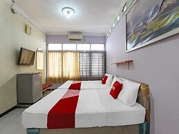 OYO Life 91957 Hotel Roda Mas 2