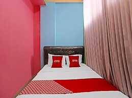 OYO Life 91957 Hotel Roda Mas 2