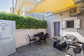 Fouki Studio lovely Ipsos beach getaway