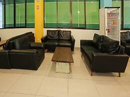 Super OYO Collection O 92130 Hotel Fiducia Kaji