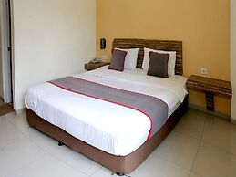 Super OYO Collection O 92130 Hotel Fiducia Kaji