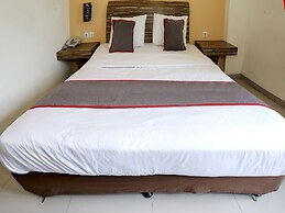 Super OYO Collection O 92130 Hotel Fiducia Kaji