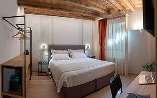 BURANELLI CHARME ROOMS