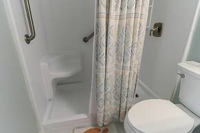 C5 Amelia South 2 Bedroom Condo by RedAwning