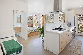 House Of Intellect - Hot Tub, Pool Fire Pit And Views! 1 Bedroom Home 