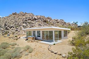 House Of Intellect - Hot Tub, Pool Fire Pit And Views! 1 Bedroom Home 