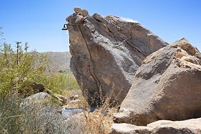 House Of Intellect - Hot Tub, Pool Fire Pit And Views! 1 Bedroom Home 