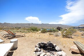 House Of Intellect - Hot Tub, Pool Fire Pit And Views! 1 Bedroom Home 