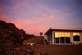 House Of Intellect - Hot Tub, Pool Fire Pit And Views! 1 Bedroom Home 