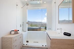 House Of Intellect - Hot Tub, Pool Fire Pit And Views! 1 Bedroom Home 