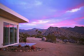 House Of Intellect - Hot Tub, Pool Fire Pit And Views! 1 Bedroom Home 