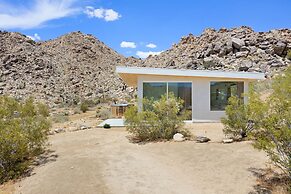 House Of Intellect - Hot Tub, Pool Fire Pit And Views! 1 Bedroom Home 