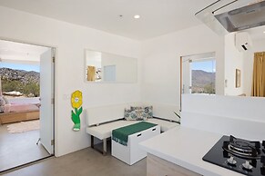 House Of Intellect - Hot Tub, Pool Fire Pit And Views! 1 Bedroom Home 