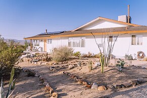 Pickle Ranch - Desert Paradise With Hot Tub, Fire Pit & Bbq 2 Bedroom 