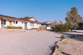 Pickle Ranch - Desert Paradise With Hot Tub, Fire Pit & Bbq 2 Bedroom 