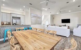 Villa De Palmas 5 Bedroom Home by RedAwning