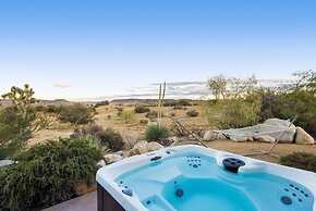 Jackalope Junction-pool, Hot Tub, Fire Pit, Bbq & Desert Views! 2 Bedr