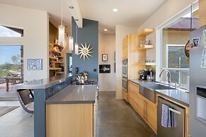 Jackalope Junction-pool, Hot Tub, Fire Pit, Bbq & Desert Views! 2 Bedr