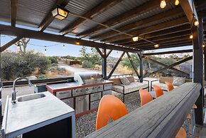 Jackalope Junction-pool, Hot Tub, Fire Pit, Bbq & Desert Views! 2 Bedr