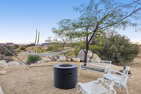 Jackalope Junction-pool, Hot Tub, Fire Pit, Bbq & Desert Views! 2 Bedr