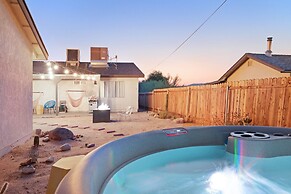 The Rockhopper - Hot Tub, Fire Pit & Walk To Downtown Jt! 4 Bedroom Ho