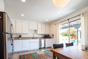 The Rockhopper - Hot Tub, Fire Pit & Walk To Downtown Jt! 4 Bedroom Ho