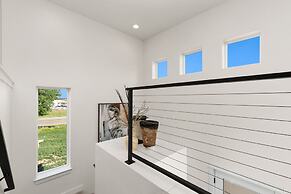 Coastal Chic Home near New Belgium & Old Town FC