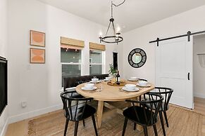 Coastal Chic Home near New Belgium & Old Town FC