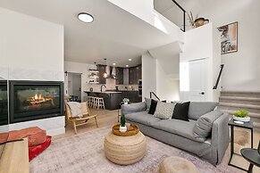 Coastal Chic Home near New Belgium & Old Town FC