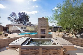 Roadrunner Inn - Pool, Hot Tub, Bbq And Fire Pit! 2 Bedroom Home by Re