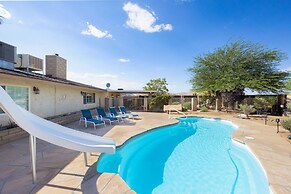 Roadrunner Inn - Pool, Hot Tub, Bbq And Fire Pit! 2 Bedroom Home by Re