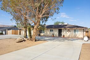 Roadrunner Inn - Pool, Hot Tub, Bbq And Fire Pit! 2 Bedroom Home by Re