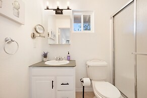 Roadrunner Inn - Pool, Hot Tub, Bbq And Fire Pit! 2 Bedroom Home by Re