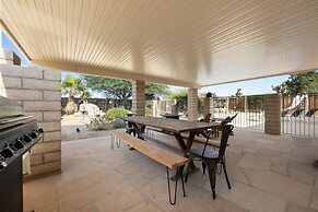 Roadrunner Inn - Pool, Hot Tub, Bbq And Fire Pit! 2 Bedroom Home by Re