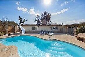 Roadrunner Inn - Pool, Hot Tub, Bbq And Fire Pit! 2 Bedroom Home by Re
