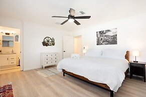 Roadrunner Inn - Pool, Hot Tub, Bbq And Fire Pit! 2 Bedroom Home by Re