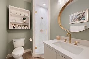 Chateau Evie James -high End Luxury Home W/pool,hot Tub,gameroom 5 Bed