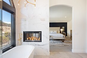 Chateau Evie James -high End Luxury Home W/pool,hot Tub,gameroom 5 Bed