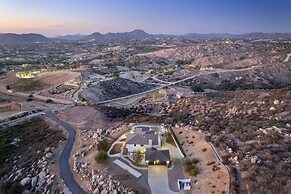 Chateau Evie James -high End Luxury Home W/pool,hot Tub,gameroom 5 Bed