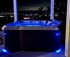 Hillside Desert House - Hot Tub, Fire Pit And Bbq! 3 Bedroom Home by R