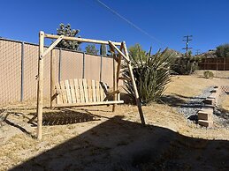 Hillside Desert House - Hot Tub, Fire Pit And Bbq! 3 Bedroom Home by R