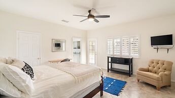 Hillside Desert House - Hot Tub, Fire Pit And Bbq! 3 Bedroom Home by R