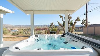 Hillside Desert House - Hot Tub, Fire Pit And Bbq! 3 Bedroom Home by R