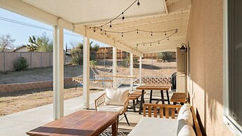 Hillside Desert House - Hot Tub, Fire Pit And Bbq! 3 Bedroom Home by R